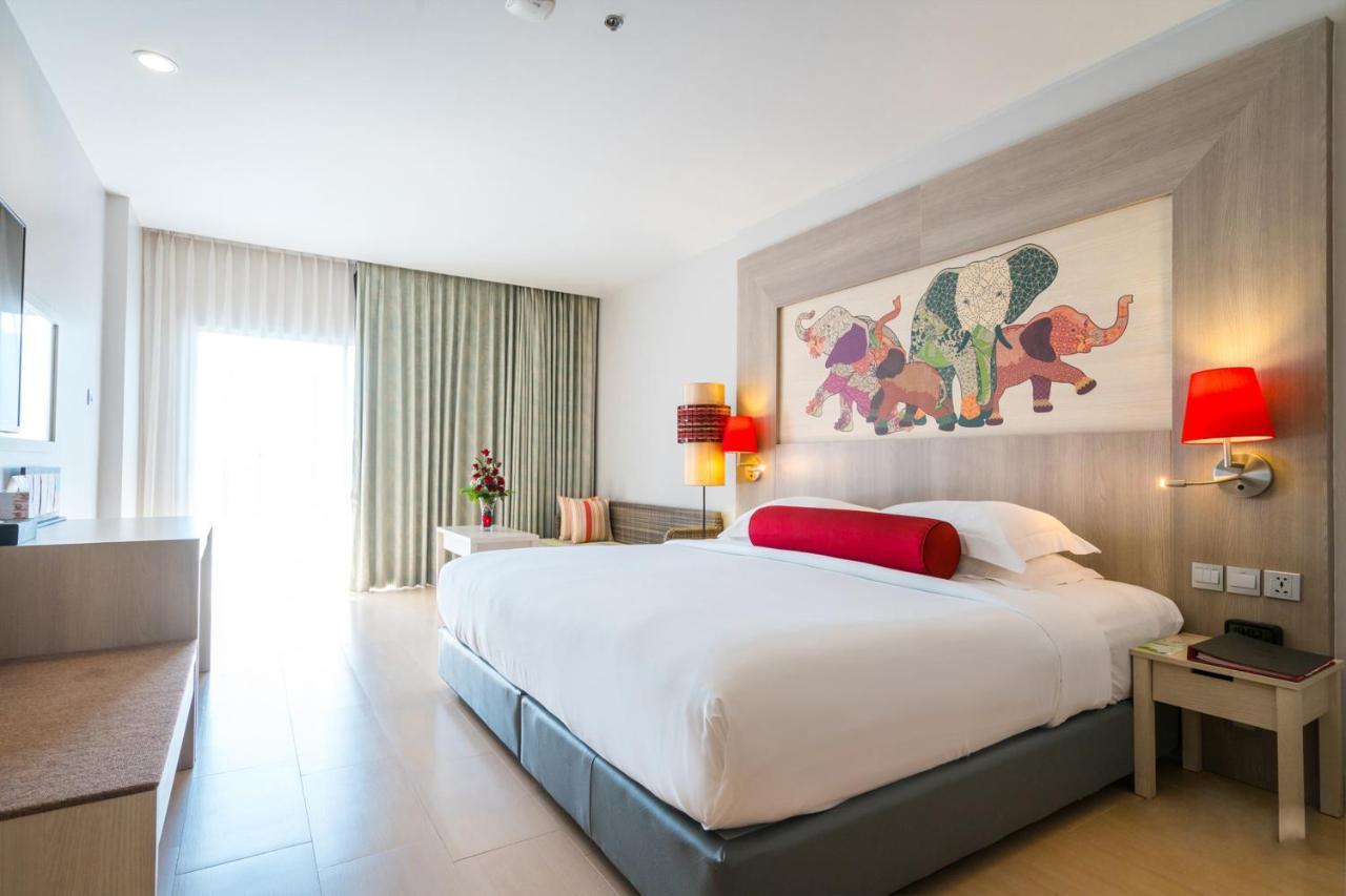 Ramada By Wyndham Phuket Deevana Patong Экстерьер фото