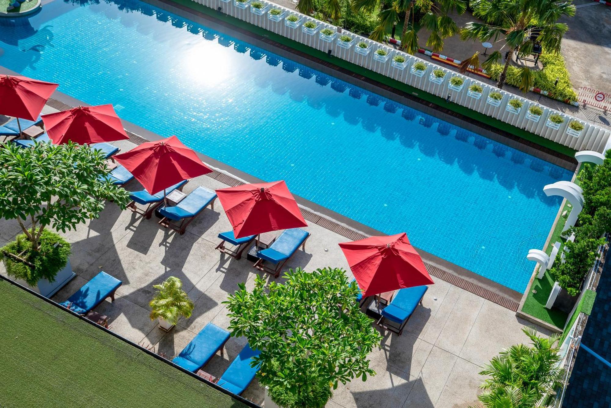 Ramada By Wyndham Phuket Deevana Patong Экстерьер фото