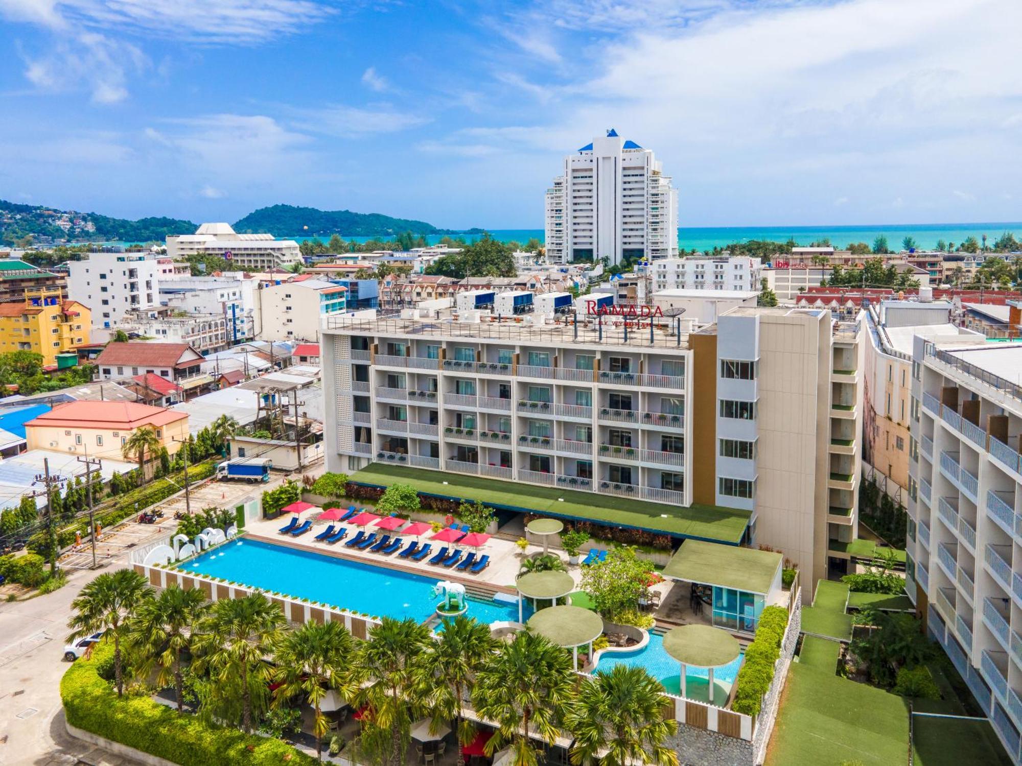 Ramada By Wyndham Phuket Deevana Patong Экстерьер фото