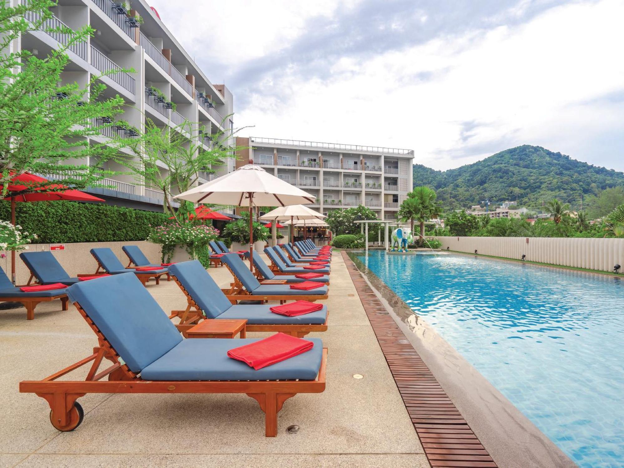Ramada By Wyndham Phuket Deevana Patong Экстерьер фото