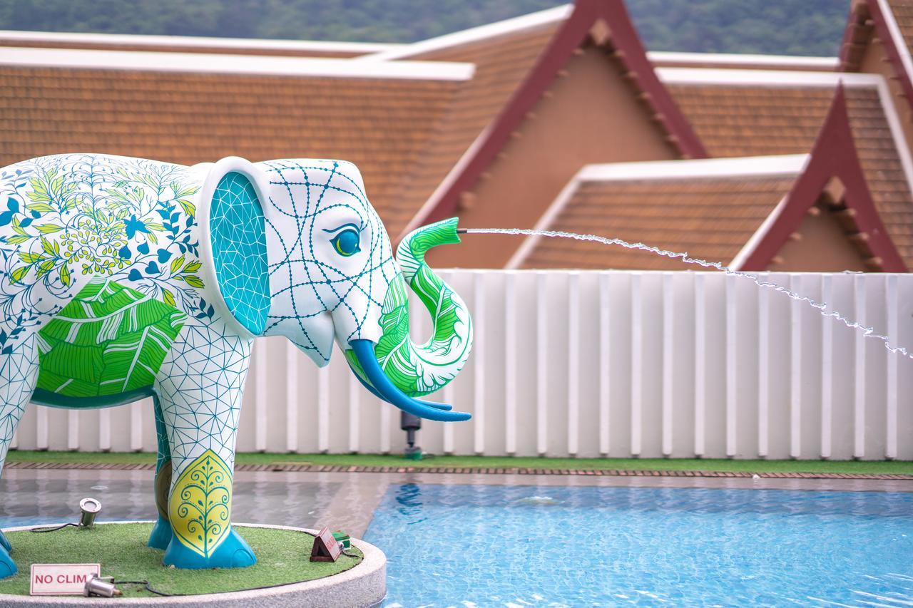 Ramada By Wyndham Phuket Deevana Patong Экстерьер фото