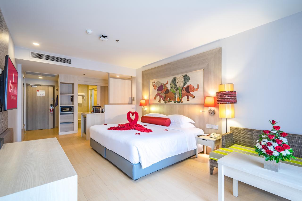 Ramada By Wyndham Phuket Deevana Patong Экстерьер фото