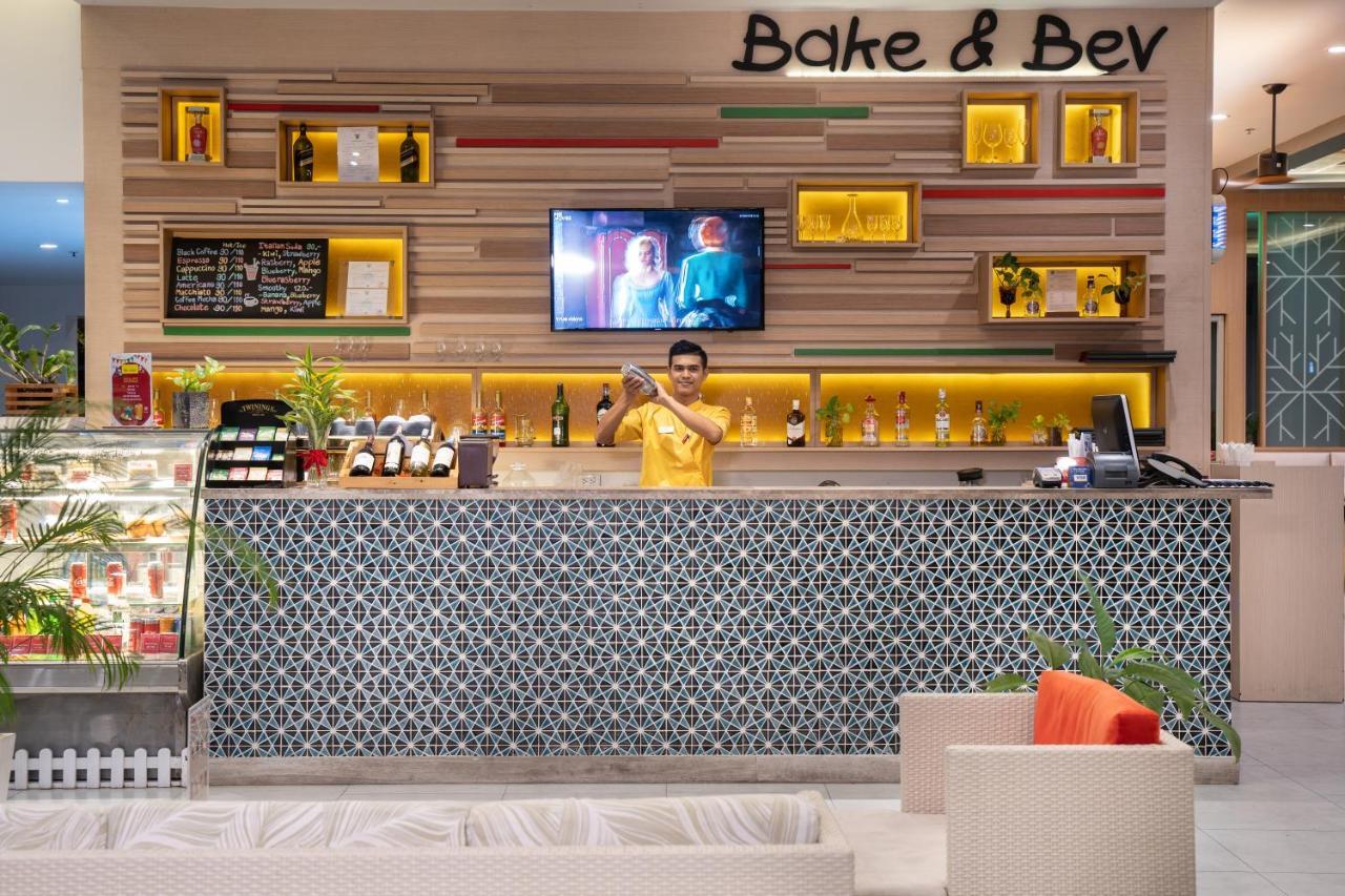 Ramada By Wyndham Phuket Deevana Patong Экстерьер фото